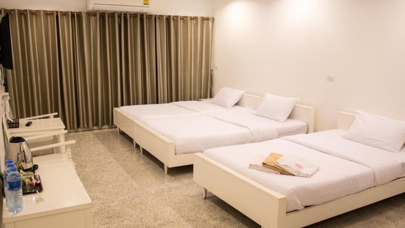 Chiangrai Clock Tower Hostel
