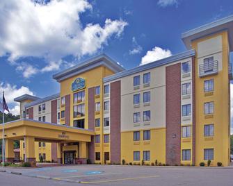 La Quinta Inn & Suites by Wyndham Elkview - Charleston NE - Elkview - Building