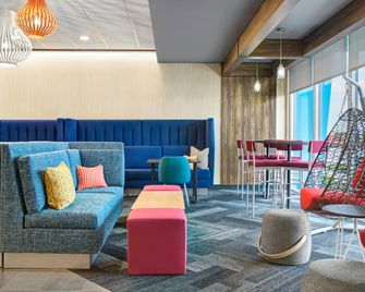Tru by Hilton Toronto Airport West - Mississauga - Lounge