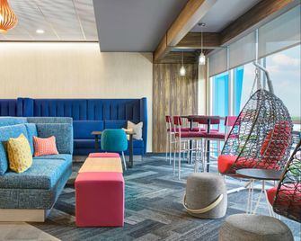 Tru by Hilton Toronto Airport West - Mississauga - Lounge