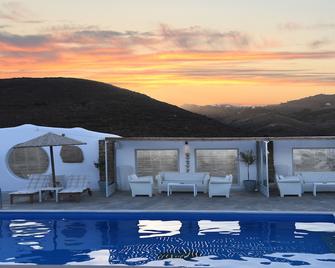 Glafki Hotel Tinos - Panormos - Pool