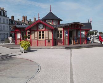 2 guest house 400m from marina and shopping area - Saint-Valéry-sur-Somme - Building