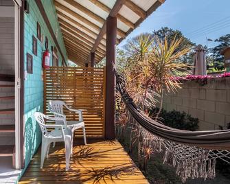 Pousada Hanalie - Praia do Rosa - מרפסת