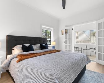 Hamilton Lodge - Lilyfield - Bedroom