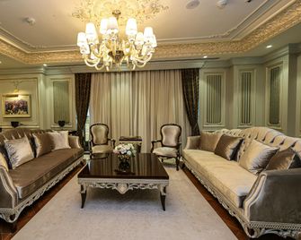 Hilton Garden Inn Samarkand Afrosiyob - Samarkand - Lounge