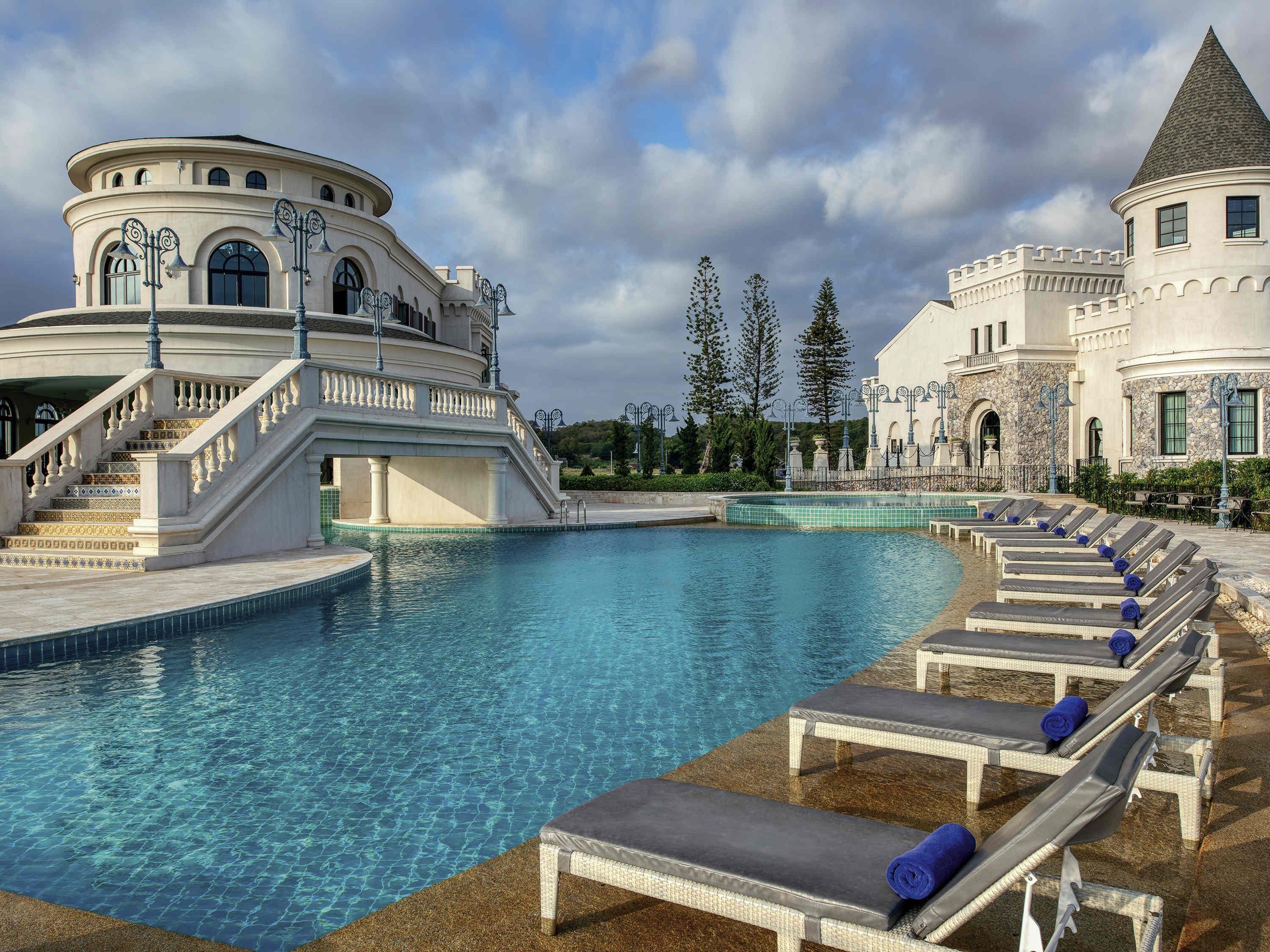Mövenpick Resort Khao Yai - Pak Chong - Pool