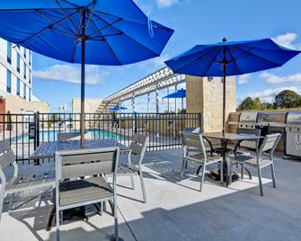 Home2 Suites By Hilton Springdale - Springdale - Balcony