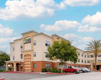 Extended Stay America Suites - Orange County - Huntington Beach - Huntington Beach - Gebäude
