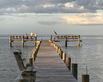 Paradise awaits you at the Bocilla Island Club on Pine Island Florida. - Bokeelia - Beach