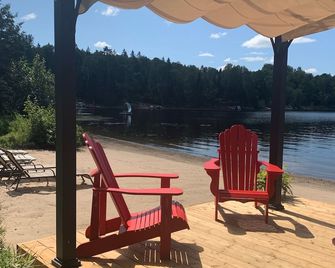 SunSets and Campfires, Great Family Getaway!! - Magnetawan - Patio