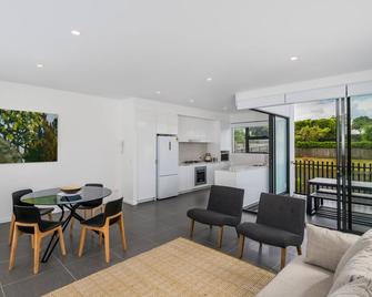 Oxford Steps - Executive 2BR Bulimba Apartment Across from the Park on Oxford St - Brisbane - Huiskamer