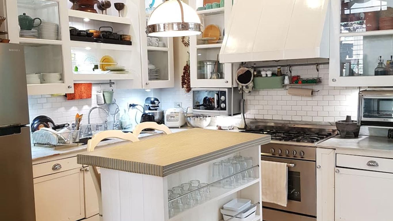 Charming La Casita Mercedes, 5Br and 5TB for Family and Friends Staycation- Read Listing Info