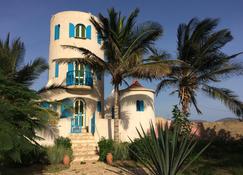 Torre Sabina - Vila do Maio - Building
