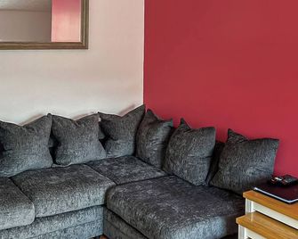 A perfect coastal escape for couples and friends. - Ballantrae - Sala de estar