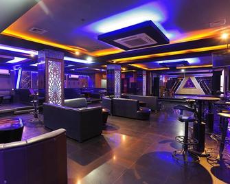 The K Hotel - Batam - Σαλόνι