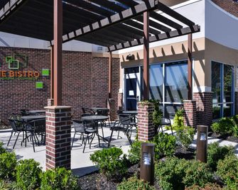 Courtyard by Marriott Columbus Grove City - Grove City - Patio