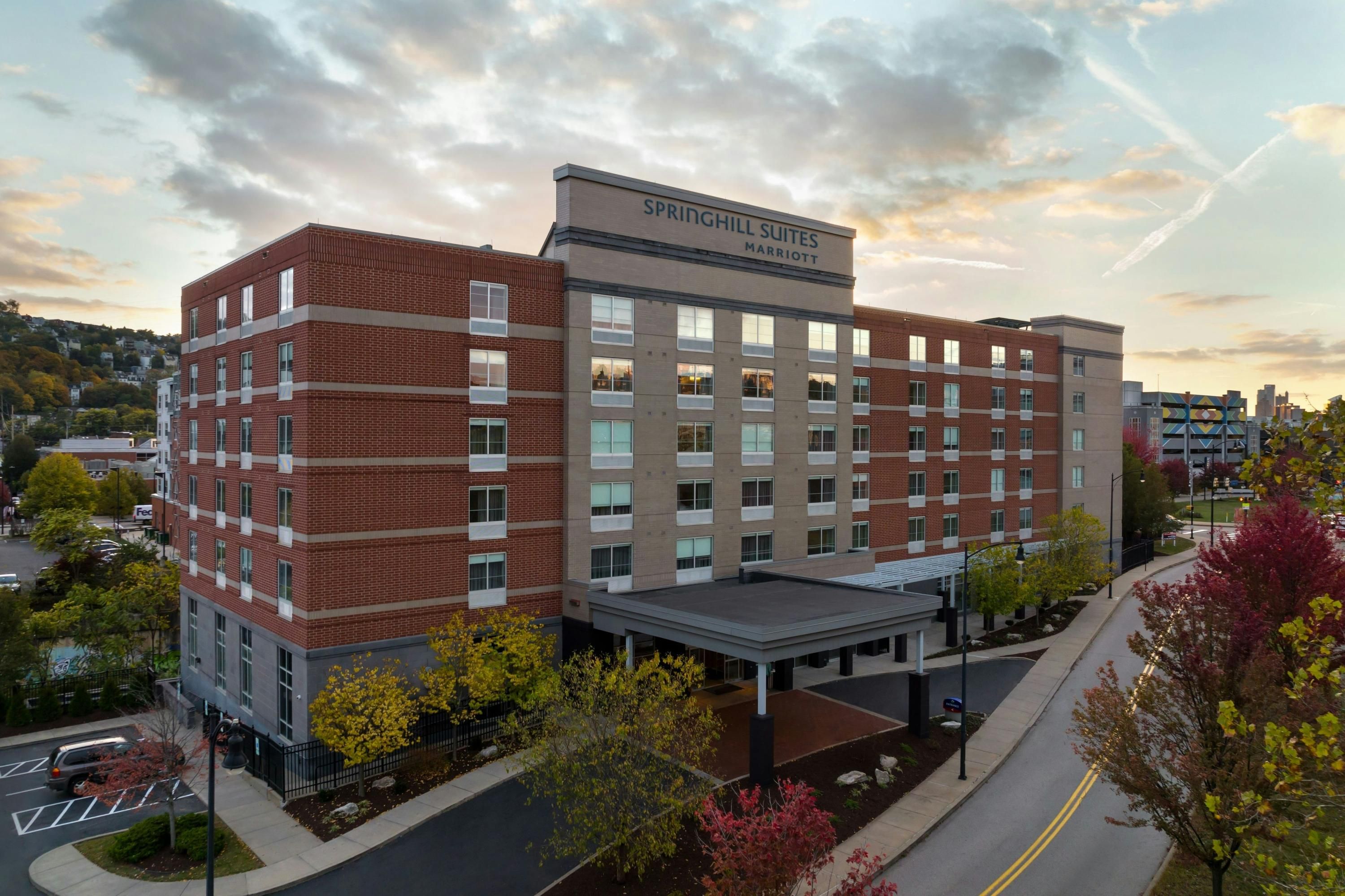 SpringHill Suites by Marriott Pittsburgh Southside Works thumbnail 3