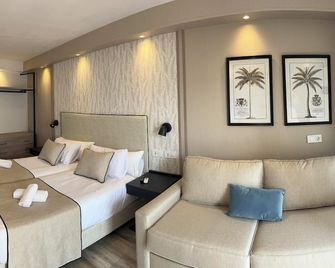 Hotel Zen Airport - טורמולינוס - חדר שינה