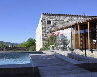Architect's gite in 18th Century Mas, at the heart of the Southerner Ardeche - Ruoms - Pool
