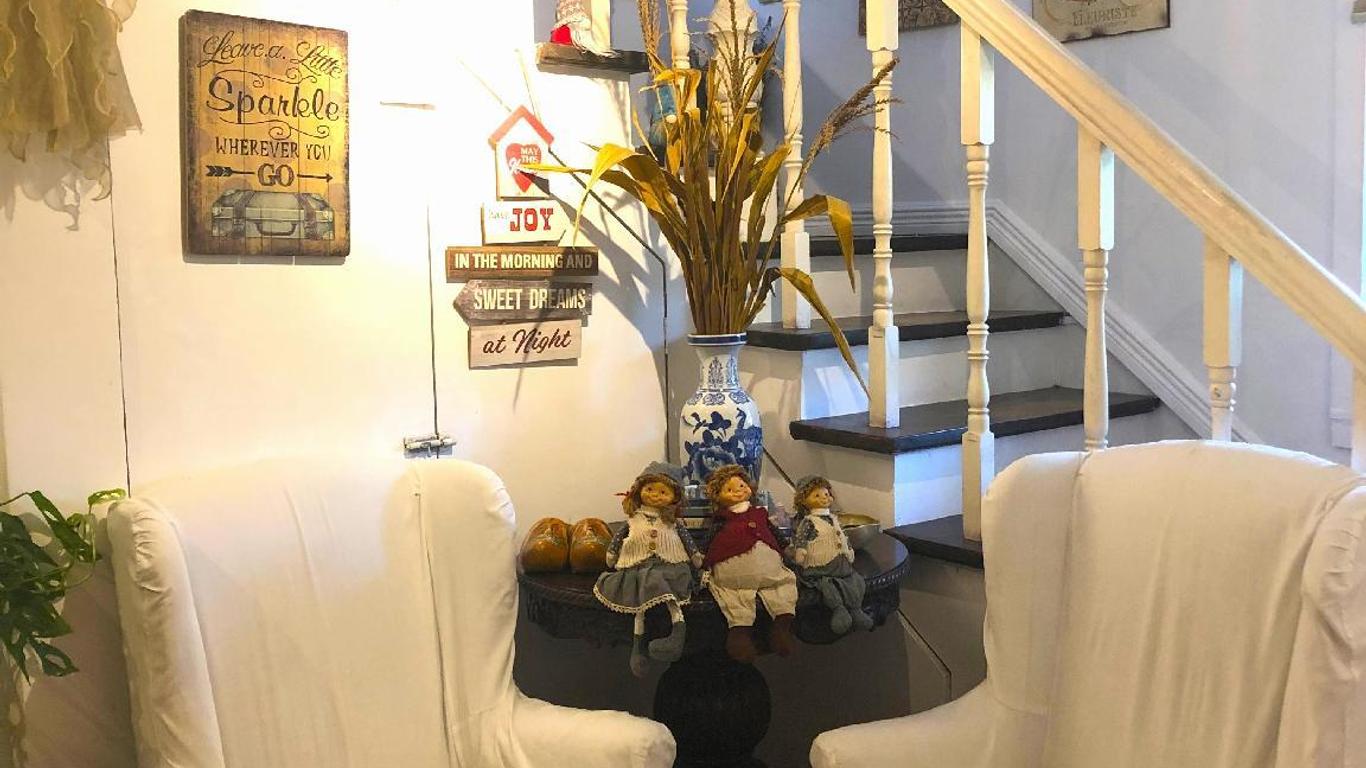 Madie's Place Guest House