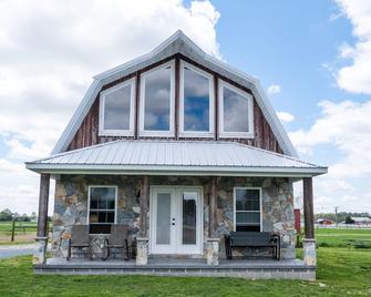 Swartzentruber Homestead. Cozy cabin on our 5th generation family farm! - Greenwood - Gebäude