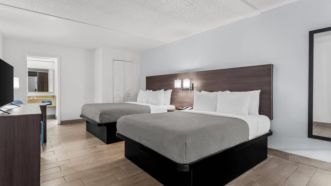 Quality Inn & Suites at Tropicana Field