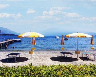 Baccolo Comfortable holiday residence - Manerba del Garda - Beach