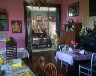Ubon Thai Victorian Inn & Restaurant - Staunton - Restaurante