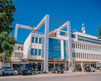 Nyumbani Hotel And Resorts - Tanga - Edificio