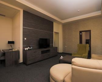 President Hotel By Hrazdan Hotel Cjsc - Yerevan - Living room