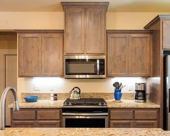 Cottage Style Mountain Getaway - Paradise - Keuken