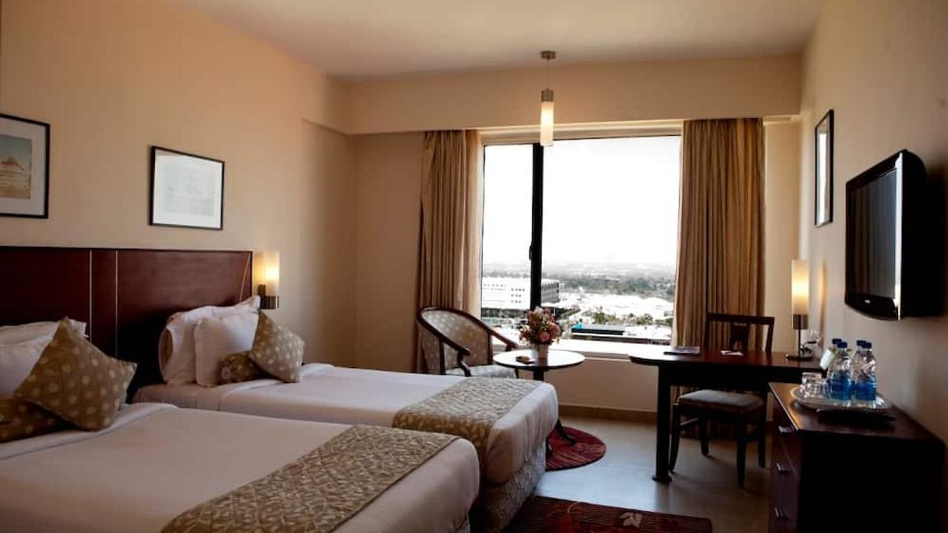 ليونيا هوليتسيك ديستينشن