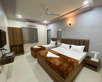 Hotel Divine - Mumbai - Bedroom