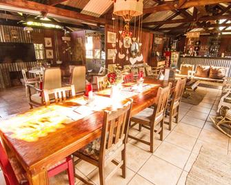 Africas Eden Guesthouse - Mookgophong - Restaurante