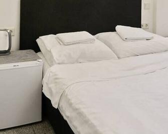 6 persons family room 1 km from center - Utrecht