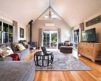 Bluemill Lodge - Bright - Living room