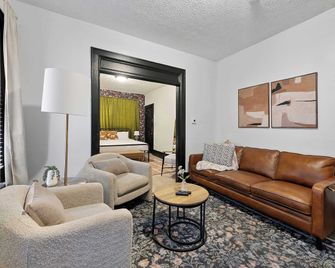 Merion Village Residences - Peaceful Columbus Neighborhood - Columbus - Pokój dzienny