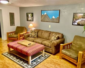 Lazybearlodge~cozy Lodge With Hot Tub & Pool Table - Farmington - Sala de estar