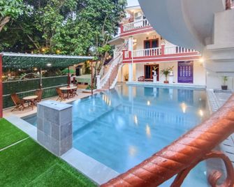 Resort Kebun Indah - 雅加達 - 游泳池