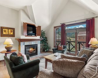 Stunning Mountain Views! Walkable to lifts! - Breckenridge - Living room
