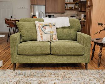 The Armani • Boutique 1br Retreat Near Mad River Mountain - Bellefontaine - Sala de estar