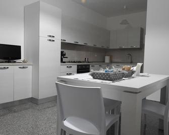 Olive Trees Stay Between Sea And Mountains - Altino - Cocina