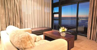 Premier Hotel Cape Town - Cape Town - Living room