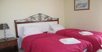 Mackenzie Beach Hotel & Apartments - Larnaca - Bedroom