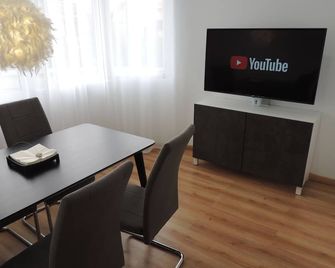 Precioso piso en Oviedo, Parking, Wifi y Netflix By DeLabra Apartments - Oviedo - Essbereich