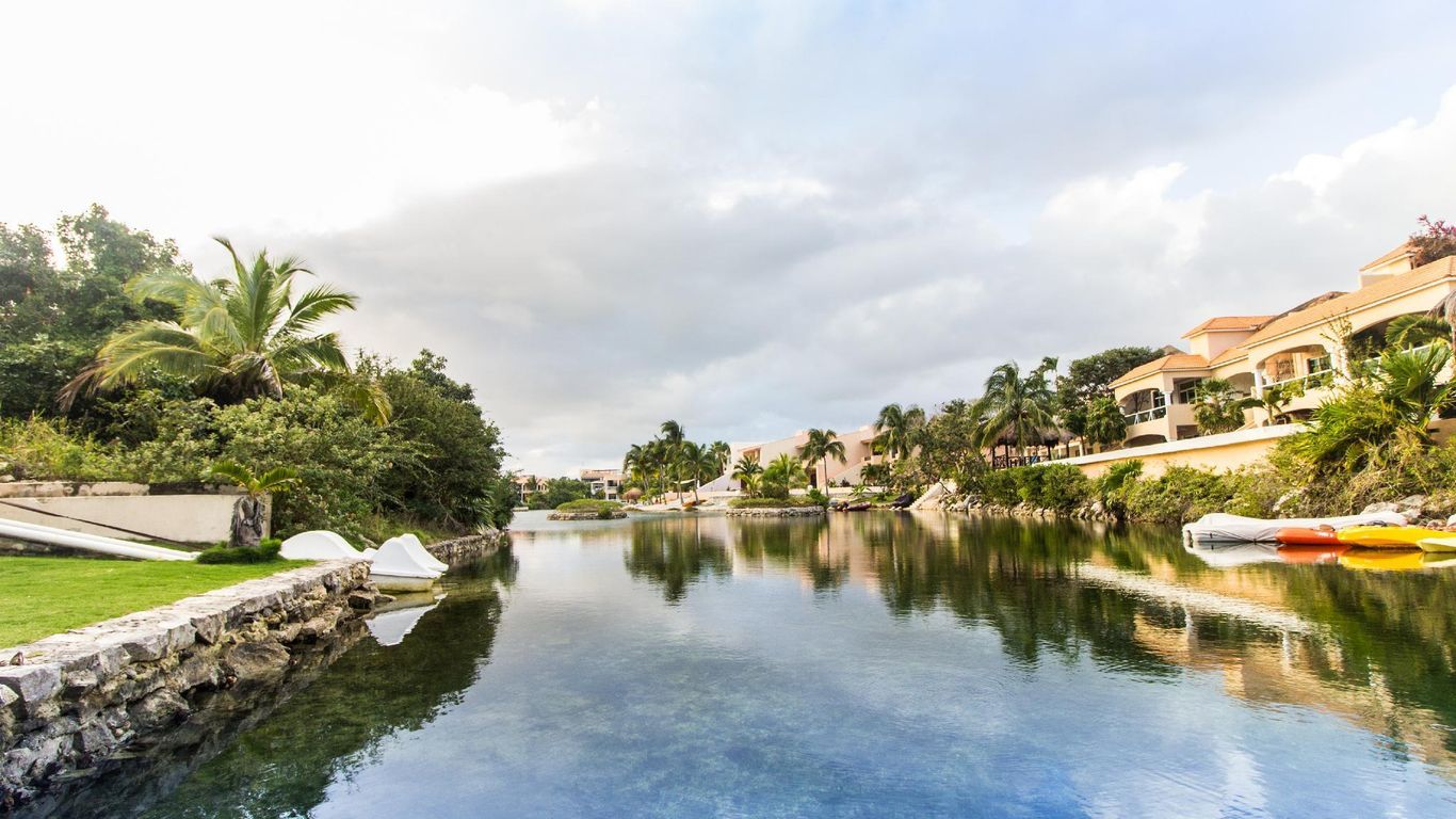 Coral Maya Stay Suites