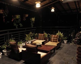 Muktkeshii boutique resort - Mukteshwar - Balcony