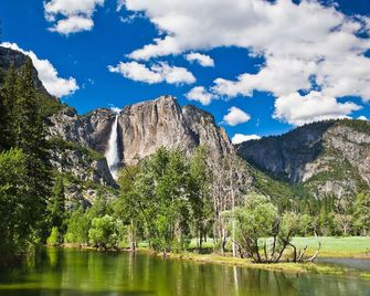 Tenaya at Yosemite - Fish Camp