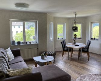 Ferienwohnung Alexa am Dhronbach - Neumagen-Dhron - Living room