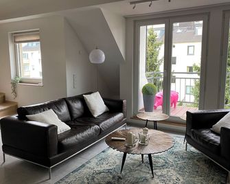 Rheinblick Apartments - Cologne - Living room